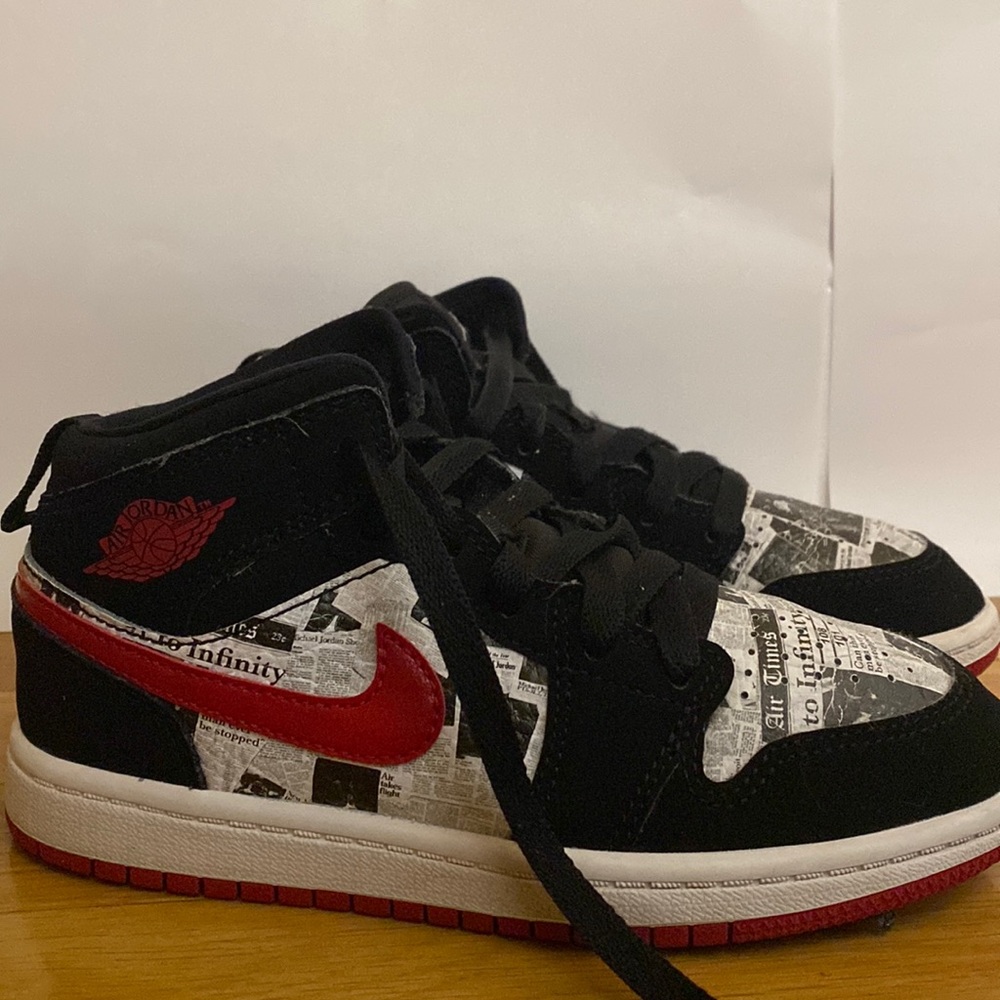 Air Jordan 1 mid SE 'Newspaper Air Times'